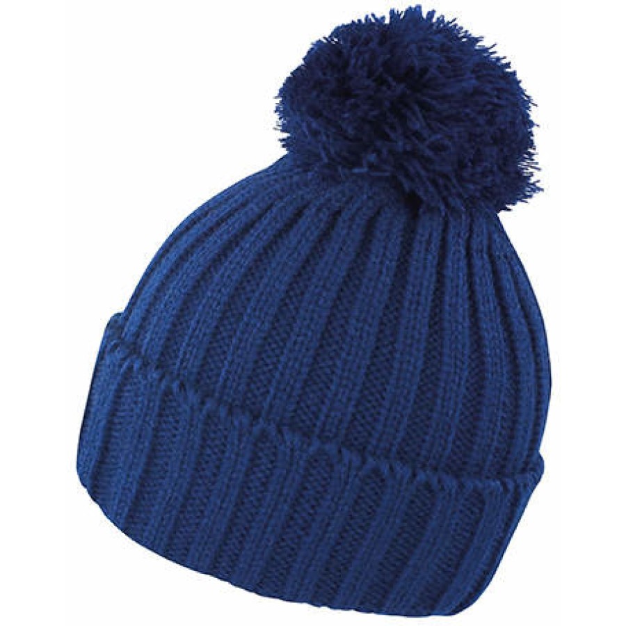 Strickmütze mit Pompon